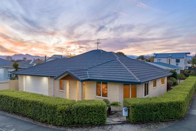 Vacant and ready – Town just minutes away