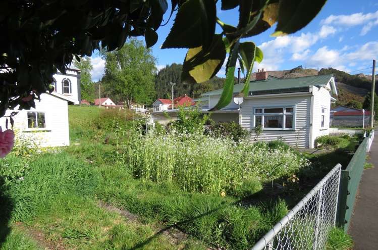 35 Walsh Street Reefton_14