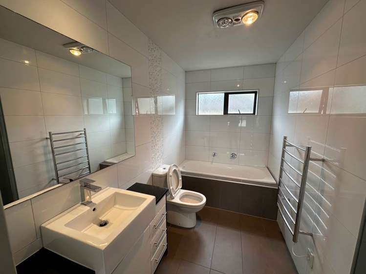 39 Terrasini Drive Flat Bush_16