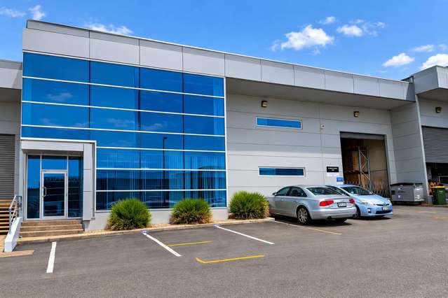 Standout Modern Triton Drive Industrial