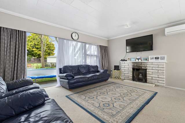 63 James Henry Crescent Huntly_2