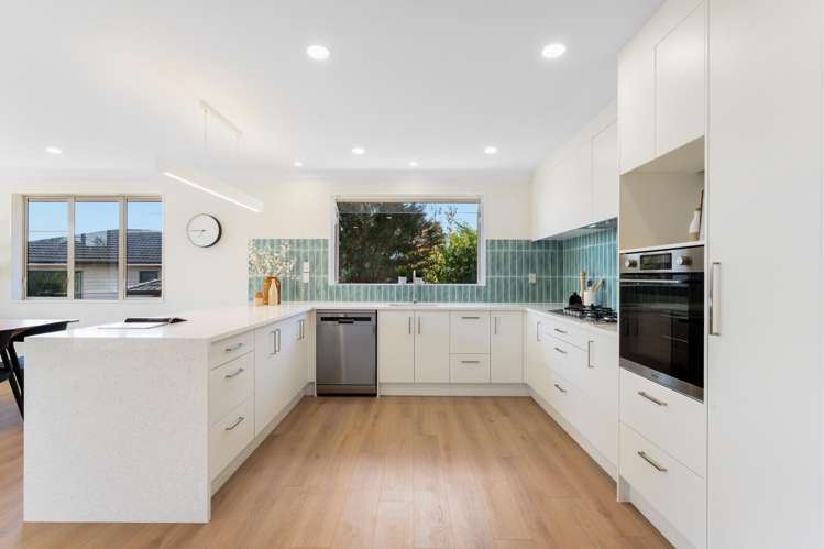 29 Leafield Crescent_5