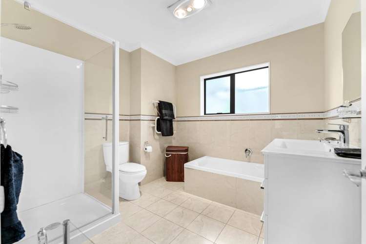 7 Holsten Place Massey_21