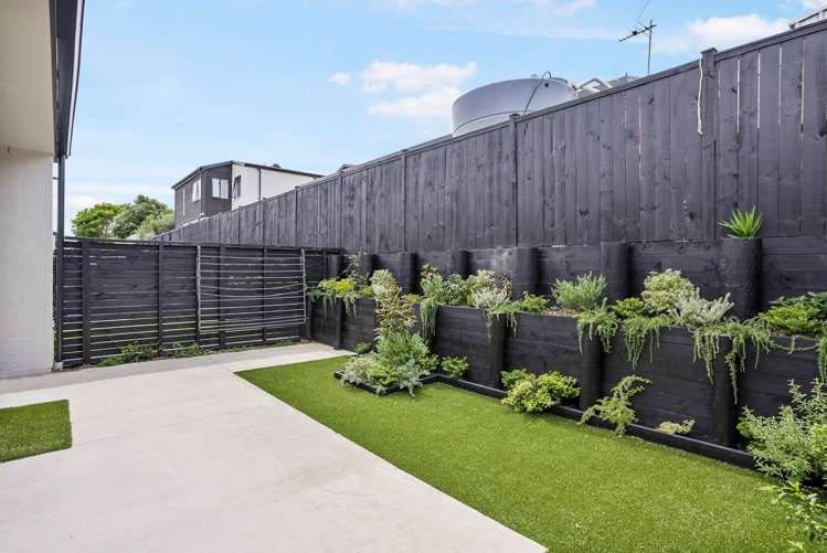 302 Jack Lachlan Drive Beachlands_13