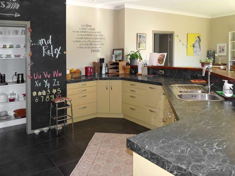 10 Mayer Crescent Wakefield_6