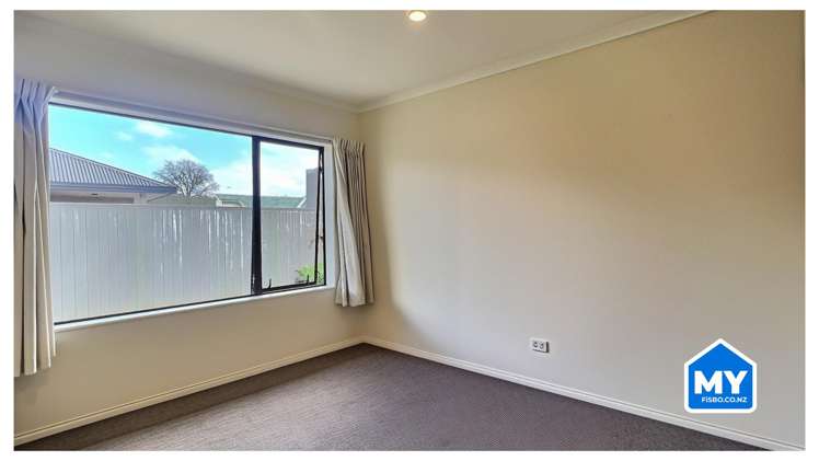 215 Frimley Oaks Frimley_9