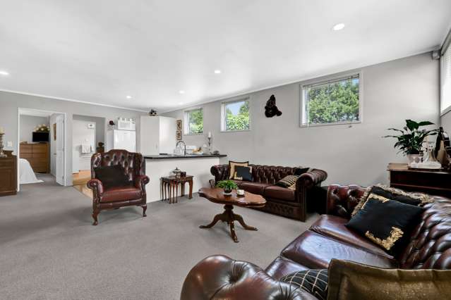 1918 Egmont Road Kaimiro_4