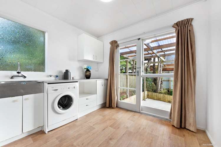 36 Highland Avenue Titirangi_14