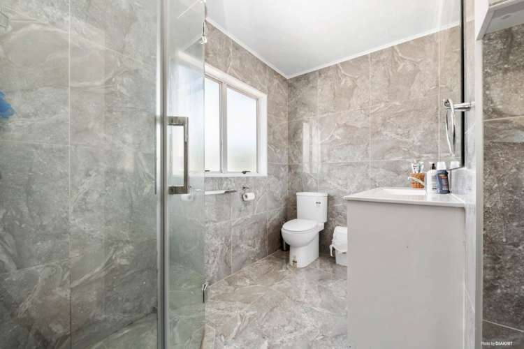 75 Charntay Avenue Clover Park_14