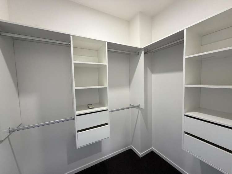 21 Eros Road 10673_9