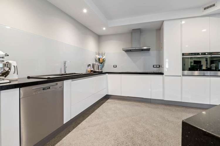 105 Whangaparaoa Road Red Beach_18