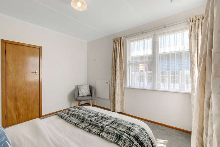 98 Driver Crescent Cannons Creek_15