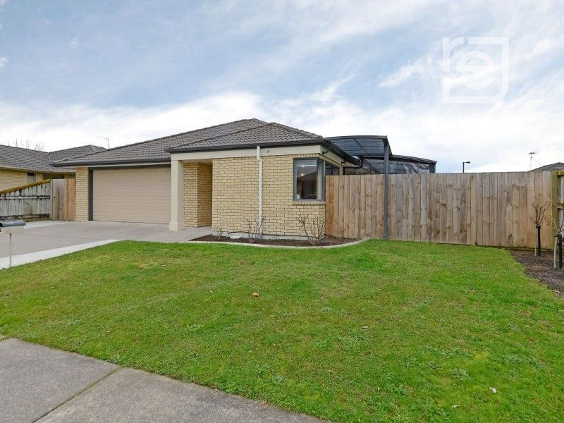 5 Nobleman Place Hamilton East_0