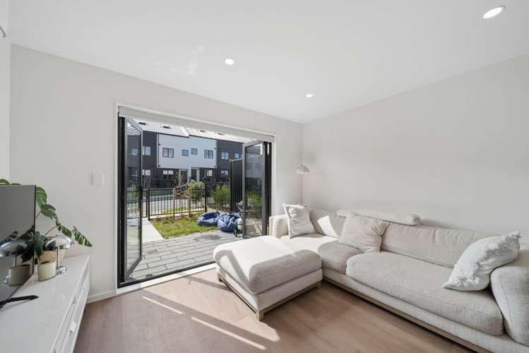 4/3 Firebrick Way Hobsonville_5