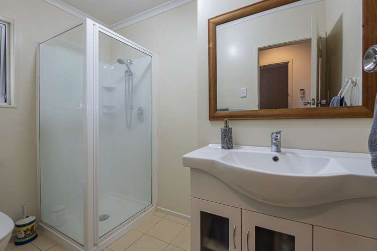 100 Beach Road Onerahi_17