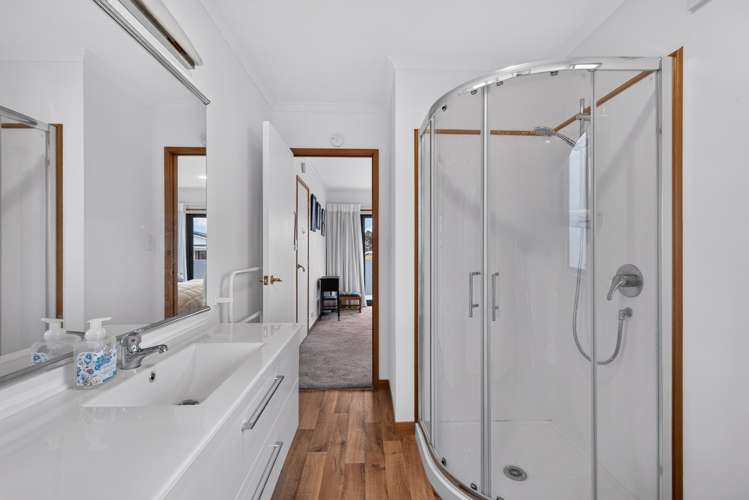34 The Esplanade Westshore_18