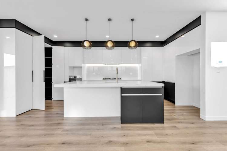 6 Ballyliffin Drive Flat Bush_4