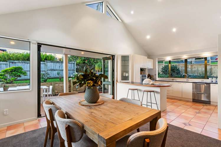 492 Beach Road Murrays Bay_6