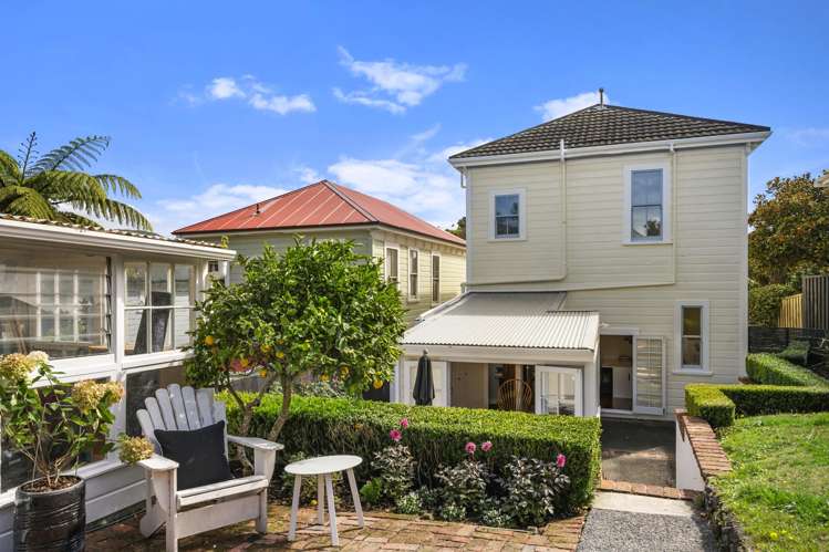 33 Grove Road Kelburn_19