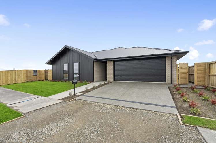 14 Falcons View Drive_0