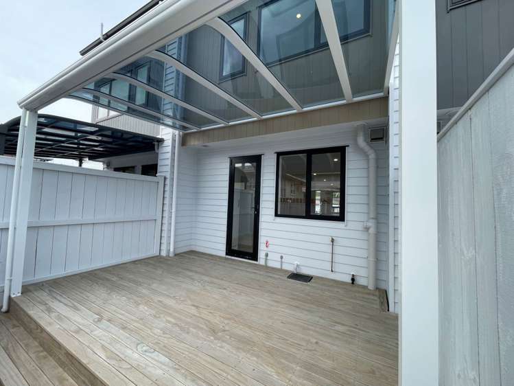 2/57 Aranui Road Mount Wellington_14