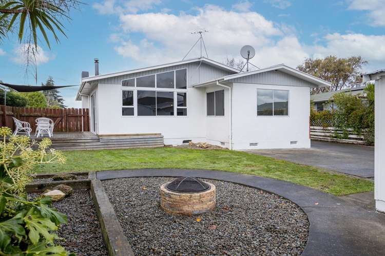 404 High Street South Carterton_2