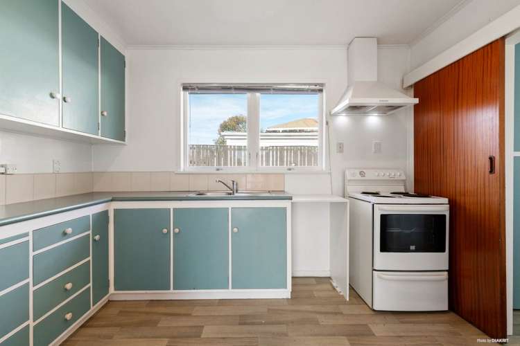 2/93 Seddon Street Pukekohe_3