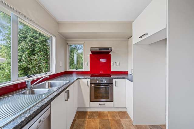 2/10 Lyell Court Clover Park_2