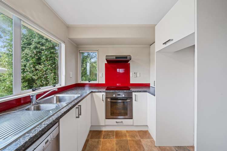 2/10 Lyell Court Clover Park_2