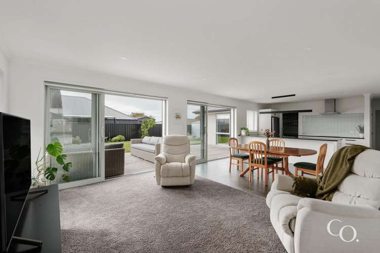 36 Arbuckle Road Frimley_8