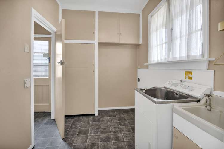 155 Glover Road Hawera_16