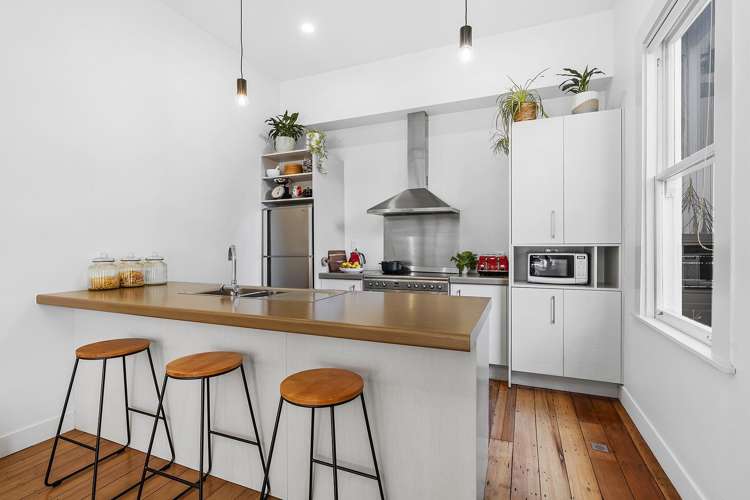 17/3 Severn Street Island Bay_2