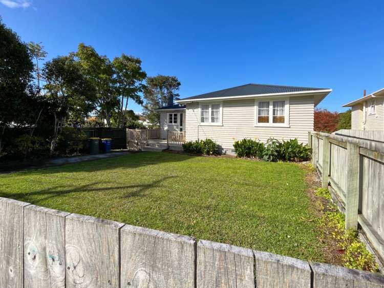 30 Fruitvale Road New Lynn_19