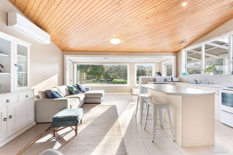 332 Waitakere Road Taupaki_8