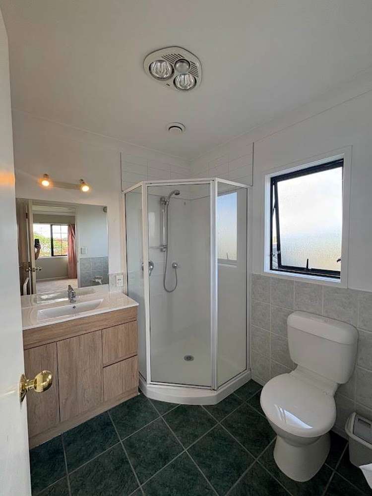 14 Highgrove Lane Totara Vale_21