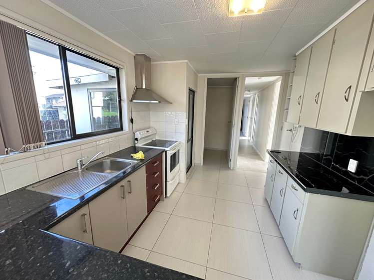 64 Hollyford Drive Clover Park_5