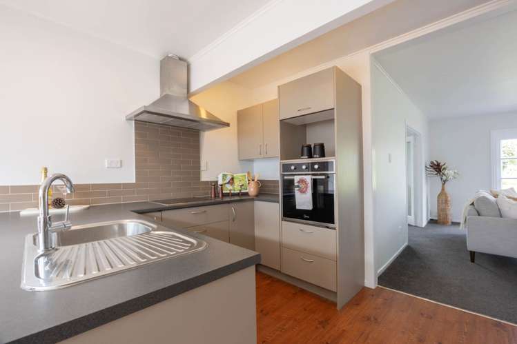 1/12 Neil Avenue Te Atatu Peninsula_5