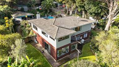 1242 East Coast Road_4