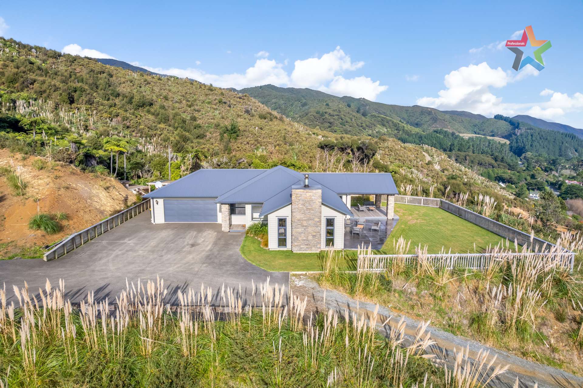 119 Coast Road Wainuiomata_0