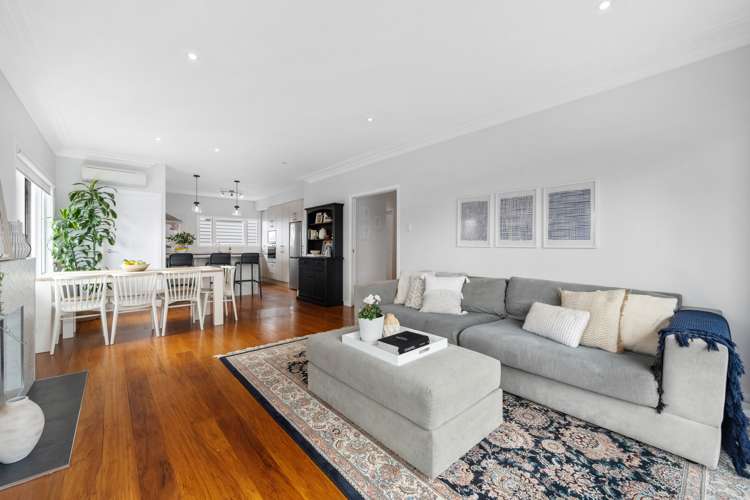 20 Bradbury Road Botany Downs_15