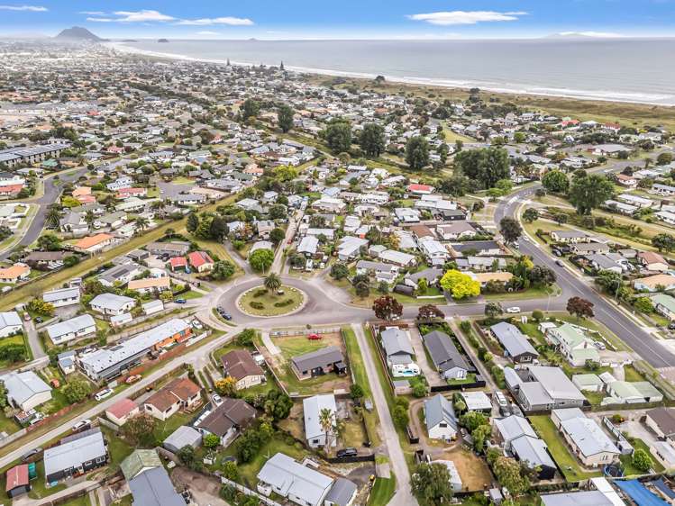 5B Lyn Grove Papamoa Beach_2