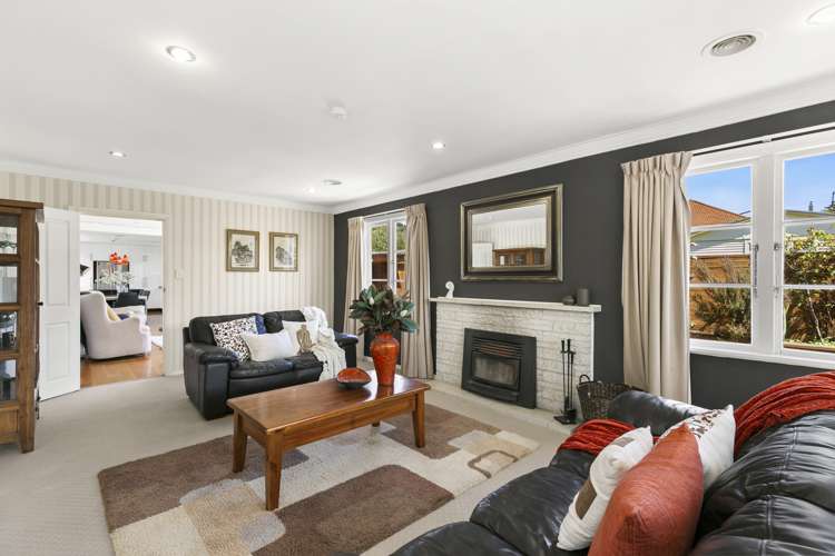 54 Collins Avenue Tawa_9