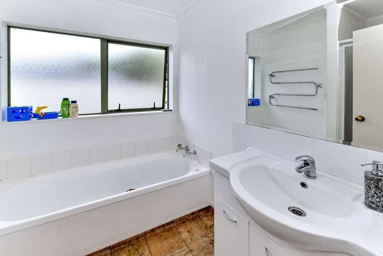 22 Settlers Cove Manurewa_15