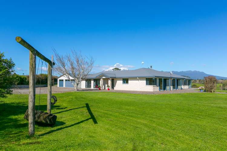 930 Upland Road Egmont Village_21