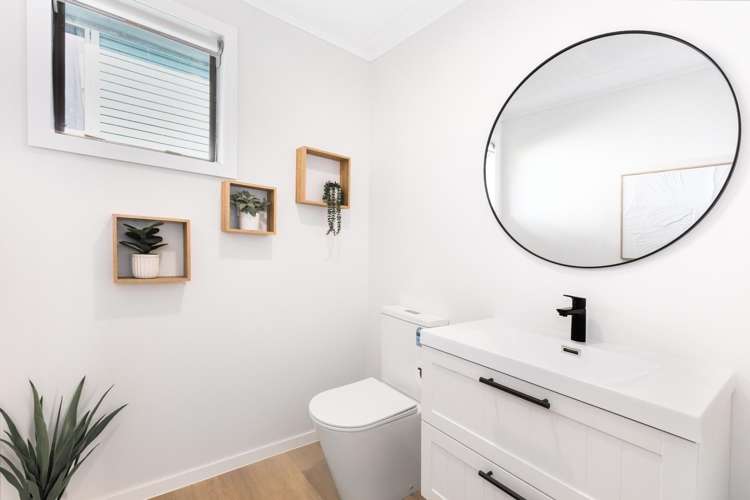 49 Handyside Street Tawa_14