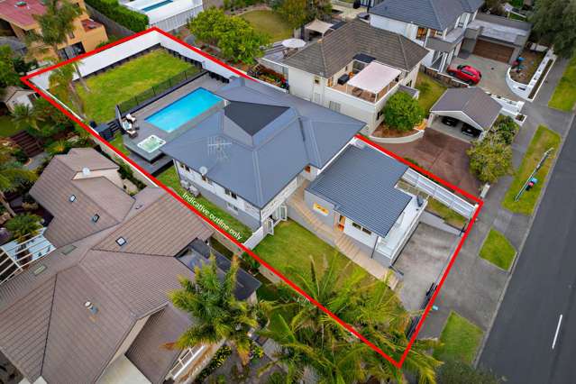 Family oasis: Spacious living & income near beach