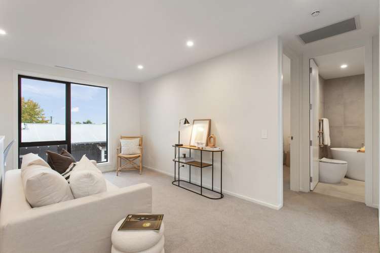 2/143 Weston Road_5
