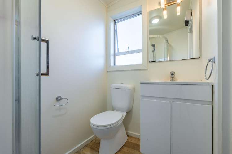18 Maltby Avenue West End_10