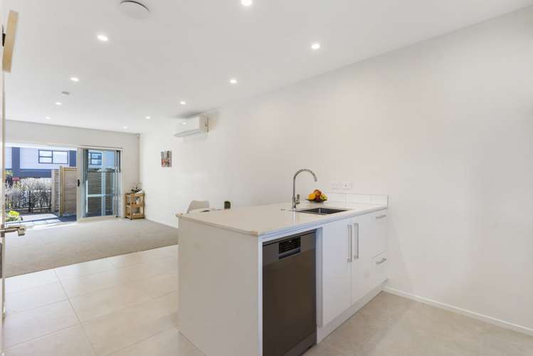 28 Brookview Drive Flat Bush_6