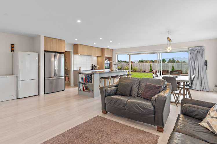 8 Tuatahi Avenue Solway_12